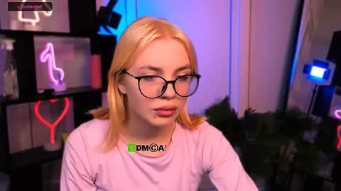 Snapshot of amanda_miki chatting on 12-17-25, 12:33 Ami online show from 12-17-25, 12:33