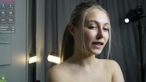 Snapshot of amanda_sayhey chatting on 11-02-25, 03:31 online show from 11-02-25, 03:31