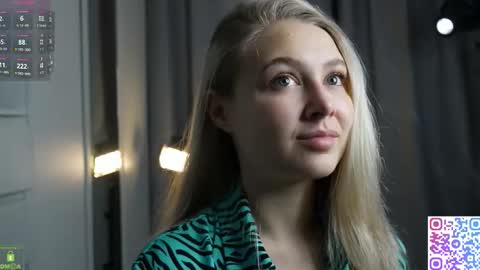 Snapshot of amanda_sayhey chatting on 11-02-25, 05:15 online show from 11-02-25, 05:15