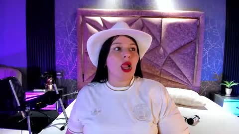 Amanda cruz online show from 09-10-25, 01:27