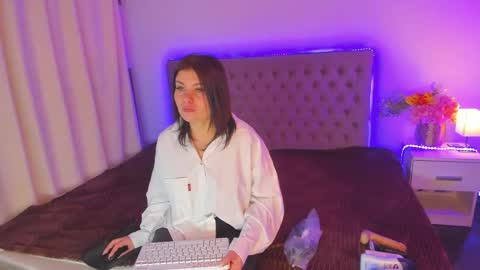 Amanda online show from 04-15-26, 05:25