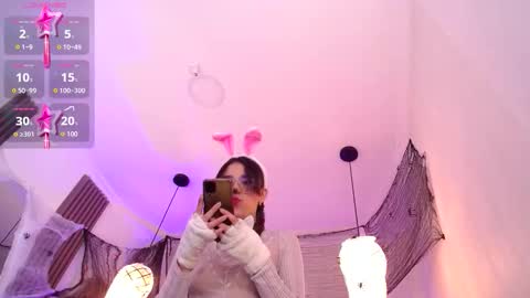 amara_davis1 online show from 10-28-25, 05:00