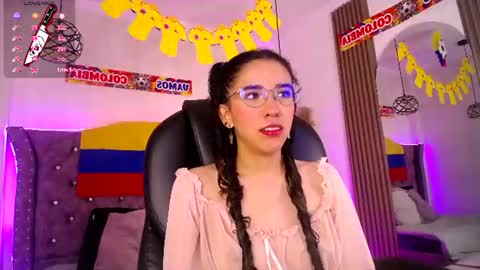 Snapshot of amara_davis1 chatting on 07-08-26, 04:50 amara_davis1 online show from 07-08-26, 04:50
