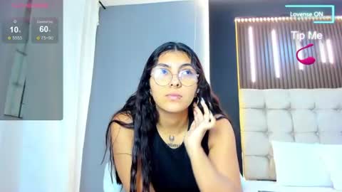 Snapshot of amara_lune chatting on 06-18-26, 02:21 online show from 06-18-26, 02:21