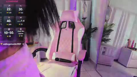 Snapshot of amara_lunee chatting on 06-13-26, 04:54 AMARA online show from 06-13-26, 04:54