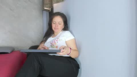 Snapshot of amara_luxe chatting on 11-29-25, 02:31 amara_luxe online show from 11-29-25, 02:31