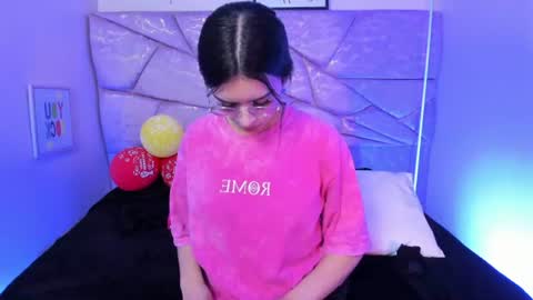 Snapshot of amara_velle chatting on 06-30-26, 12:17 amara velle online show from 06-30-26, 12:17
