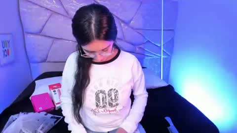 Snapshot of amara_velle chatting on 07-06-26, 12:57 amara velle online show from 07-06-26, 12:57