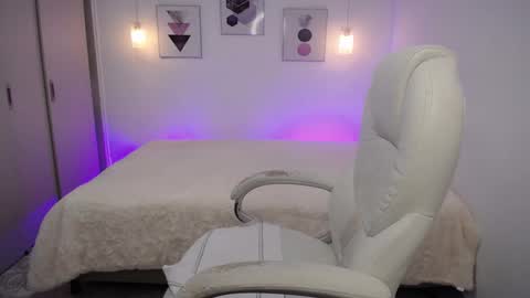 Snapshot of amarantha_ross chatting on 12-18-24, 02:17 Amarantha online show from 12-18-24, 02:17