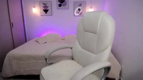 Snapshot of amarantha_ross chatting on 10-23-25, 10:36 Amarantha online show from 10-23-25, 10:36