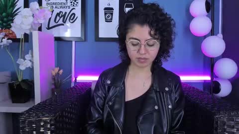 Emily online show from 02-09-25, 05:22