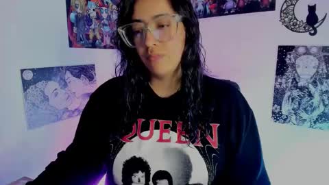 Snapshot of amaryllis_vizcaya chatting on 12-04-25, 10:51 Katt online show from 12-04-25, 10:51