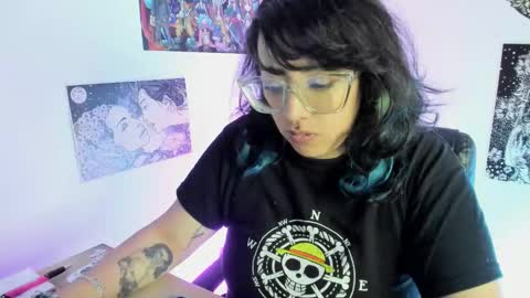 Snapshot of amaryllis_vizcaya chatting on 12-18-25, 02:39 Katt online show from 12-18-25, 02:39