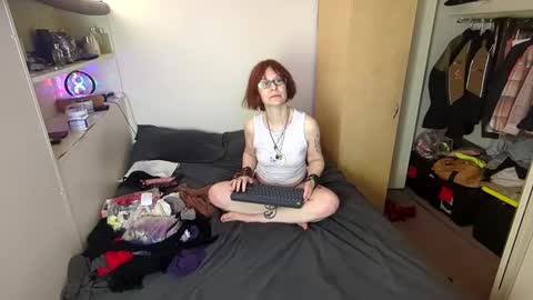 Snapshot of amateurchick chatting on 02-03-25, 03:53 Kissra online show from 02-03-25, 03:53