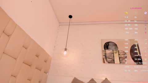 Snapshot of amatiista_12 chatting on 12-23-24, 11:39 A M A T I S T A online show from 12-23-24, 11:39