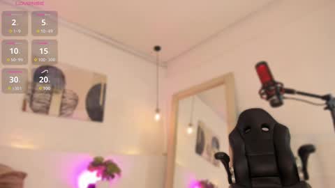 Snapshot of amatiista_12 chatting on 02-10-25, 11:23 A M A T I S T A online show from 02-10-25, 11:23