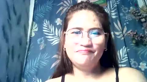 Snapshot of amazing_angel22 chatting on 12-02-25, 06:47 amazing angel online show from 12-02-25, 06:47