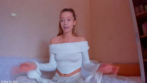 Roxy online show from 09-21-25, 09:11