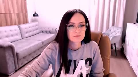 Snapshot of amazingeyes89 chatting on 09-29-25, 11:04 Izza online show from 09-29-25, 11:04