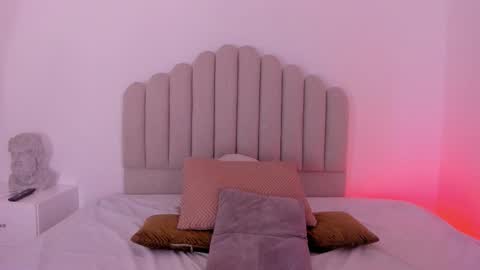 ambarevans_ online show from 12-15-25, 11:14