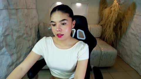 Snapshot of ambarina_r chatting on 10-05-25, 03:16 Ambarina online show from 10-05-25, 03:16