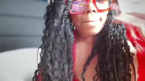 Snapshot of ambarose88 chatting on 05-16-26, 06:32 Amoya online show from 05-16-26, 06:32
