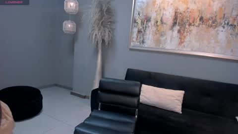 ambarowens online show from 12-17-25, 04:40