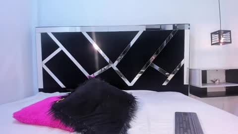   online show from 02-01-25, 03:52