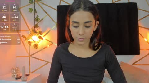 Snapshot of ambeer_rousess chatting on 02-08-25, 08:21 Amber online show from 02-08-25, 08:21