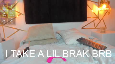 Snapshot of ambeer_rousess chatting on 02-08-25, 11:24 Amber online show from 02-08-25, 11:24