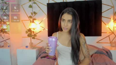 Snapshot of ambeer_rousess chatting on 03-05-25, 08:21 Amber online show from 03-05-25, 08:21