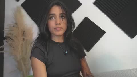 Snapshot of ambeer_rousess chatting on 09-18-25, 12:34 Amber online show from 09-18-25, 12:34