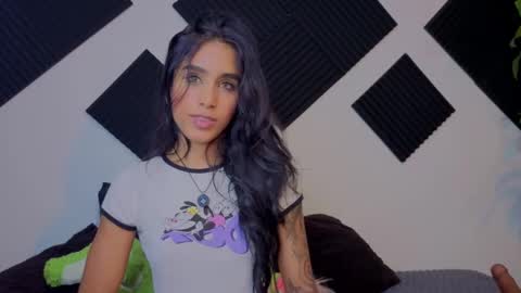 Snapshot of ambeer_rousess chatting on 09-24-25, 02:04 Amber online show from 09-24-25, 02:04