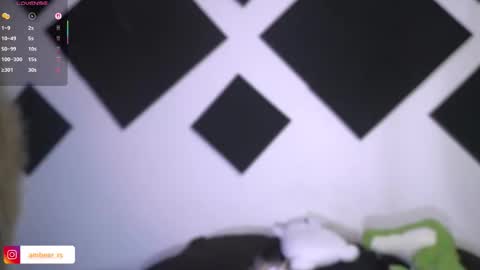 Snapshot of ambeer_rousess chatting on 10-10-25, 02:43 Amber online show from 10-10-25, 02:43