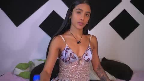 Snapshot of ambeer_rousess chatting on 10-18-25, 12:57 Amber online show from 10-18-25, 12:57