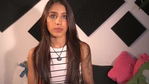 Snapshot of ambeer_rousess chatting on 11-18-25, 12:16 Amber online show from 11-18-25, 12:16