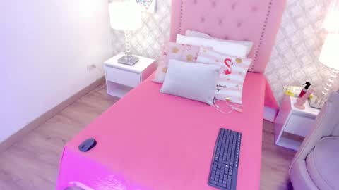 amber  ferrera online show from 02-18-26, 07:43