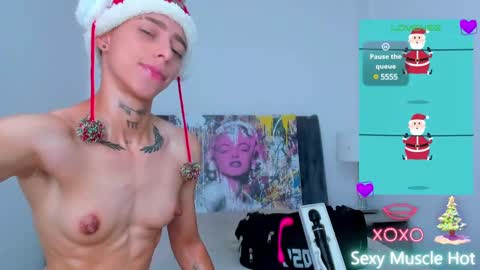 Snapshot of amber_adams_ chatting on 12-22-24, 01:33 Amber online show from 12-22-24, 01:33