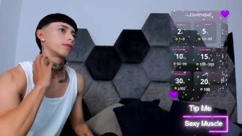 Snapshot of amber_adams_ chatting on 03-08-25, 02:08 Amber online show from 03-08-25, 02:08