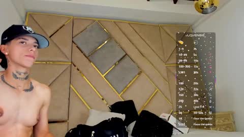 Snapshot of amber_adams_ chatting on 09-11-25, 04:29 Amber online show from 09-11-25, 04:29