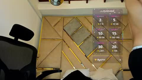 Snapshot of amber_adams_ chatting on 10-05-25, 03:21 Amber online show from 10-05-25, 03:21