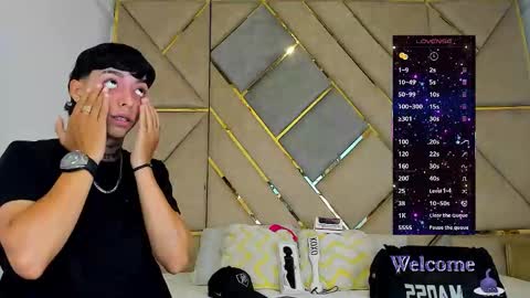 Snapshot of amber_adams_ chatting on 11-02-25, 01:24 Amber online show from 11-02-25, 01:24