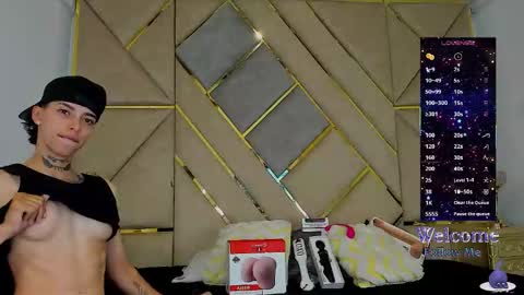 Snapshot of amber_adams_ chatting on 11-07-25, 06:19 Amber online show from 11-07-25, 06:19