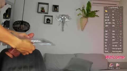 Snapshot of amber_adams_ chatting on 12-18-25, 02:56 Amber online show from 12-18-25, 02:56