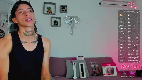 Snapshot of amber_adams_ chatting on 01-06-26, 04:11 Amber online show from 01-06-26, 04:11