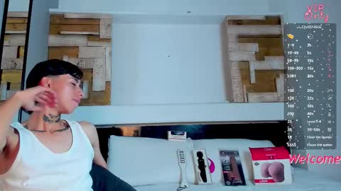 Snapshot of amber_adams_ chatting on 01-12-26, 03:39 Amber online show from 01-12-26, 03:39