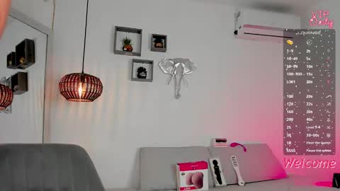 Snapshot of amber_adams_ chatting on 01-19-26, 02:43 Amber online show from 01-19-26, 02:43