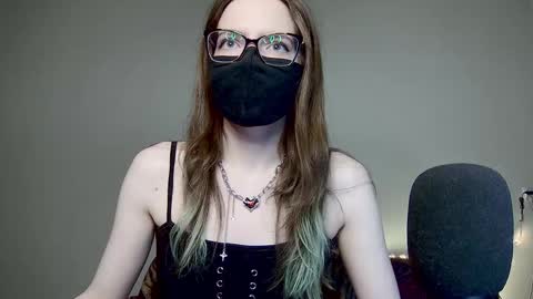 Amber non-nude model online show from 12-04-25, 05:28