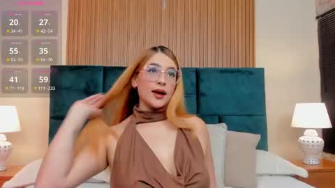 Snapshot of amber_kiss_ chatting on 07-18-26, 07:17 Emily online show from 07-18-26, 07:17