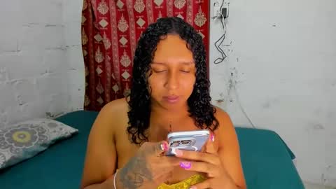 Snapshot of amber_lee20 chatting on 02-14-26, 07:10 LUISA online show from 02-14-26, 07:10